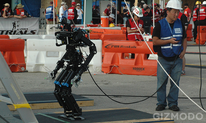 Illustration for article titled Google's Newly Acquired SCHAFT Robot Walks Away A Winner